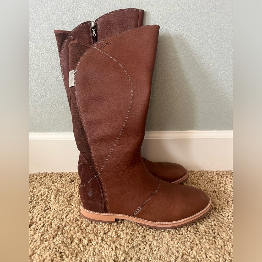 NWT Women’s Tall Brown Leather Boots